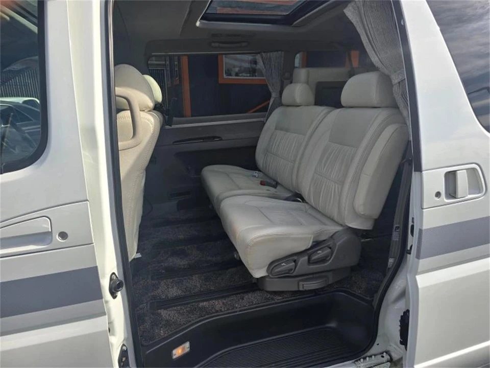 1999 Nissan Elgrand 1st Gen - Image 10 of 22