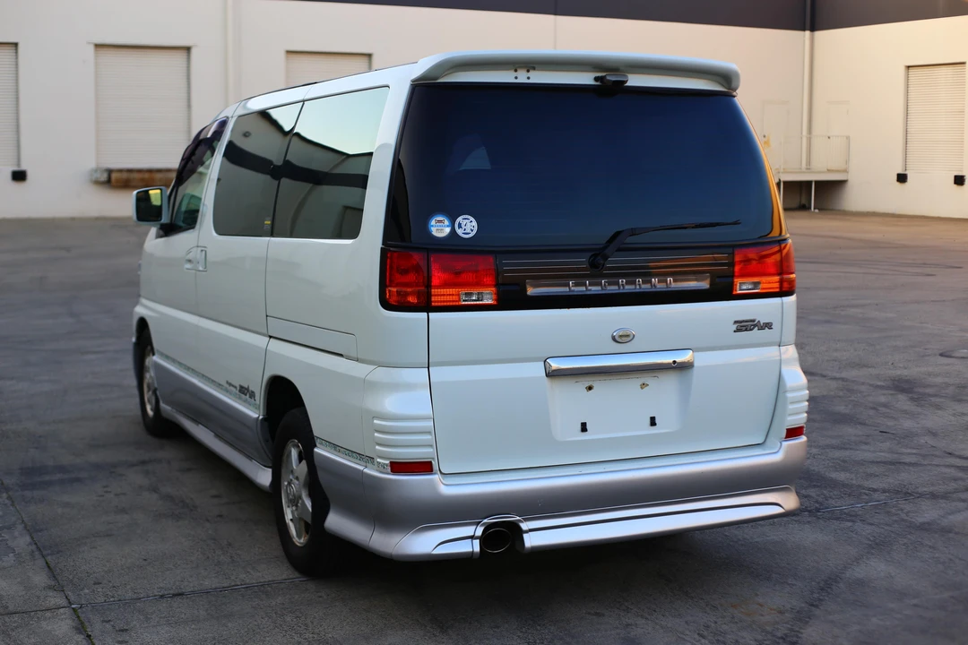 1999 Nissan Elgrand 1st Gen - Image 18 of 21