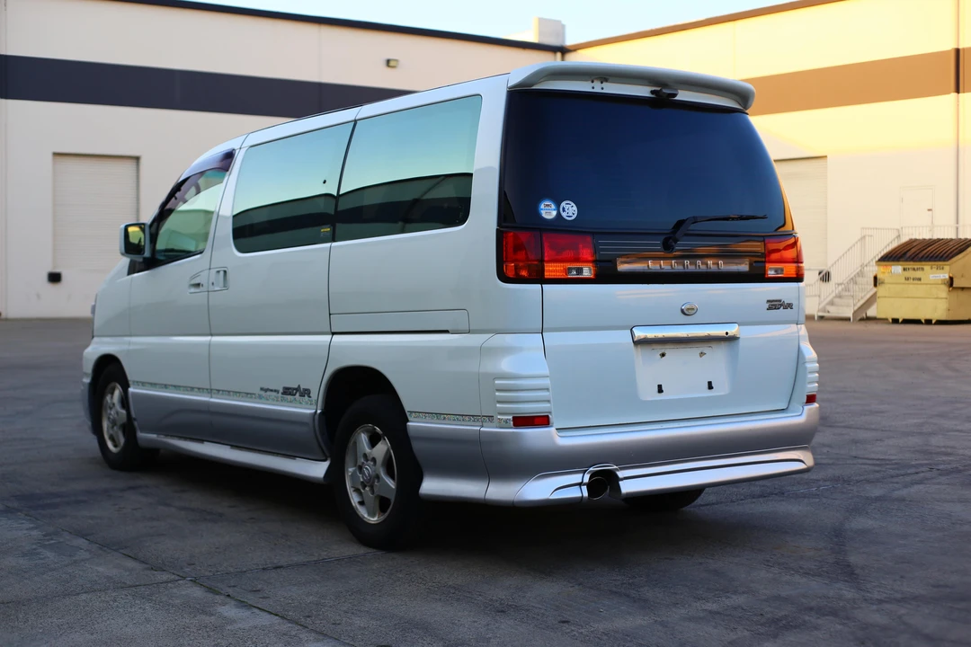 1999 Nissan Elgrand 1st Gen - Image 16 of 21