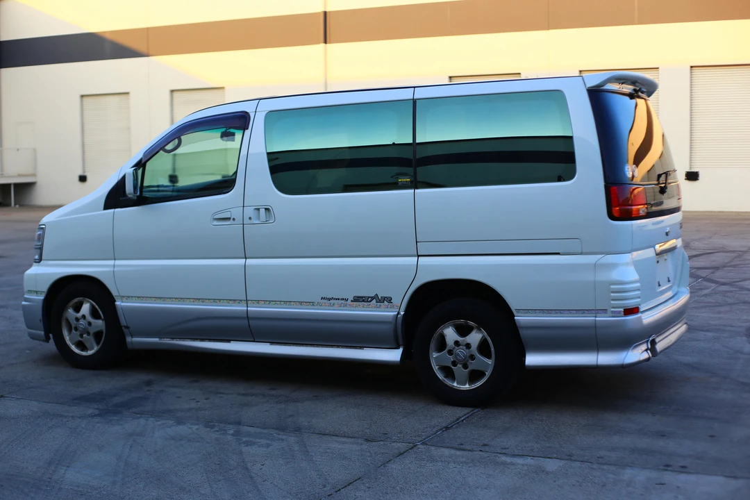 1999 Nissan Elgrand 1st Gen - Image 14 of 21