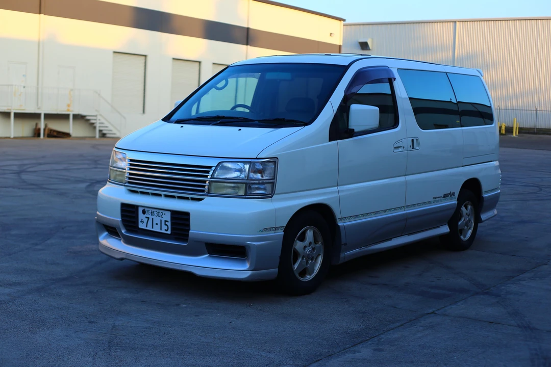 1999 Nissan Elgrand 1st Gen - Image 10 of 21