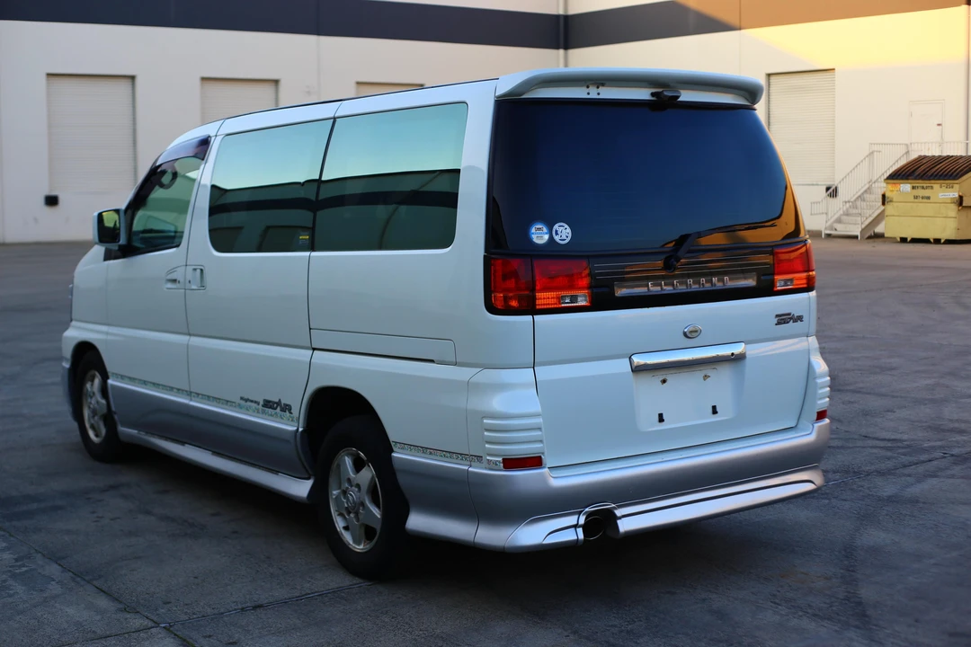 1999 Nissan Elgrand 1st Gen - Image 17 of 21