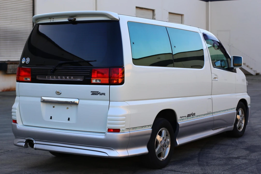 1999 Nissan Elgrand 1st Gen - Image 4 of 21