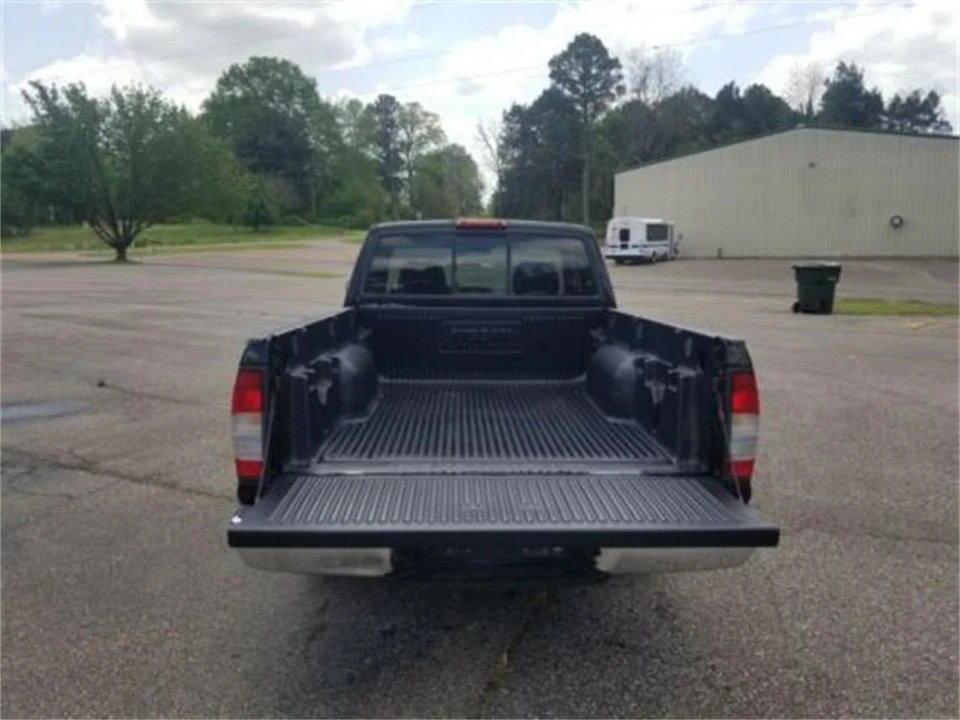 1999 Nissan Frontier 1st Gen - Image 15 of 19