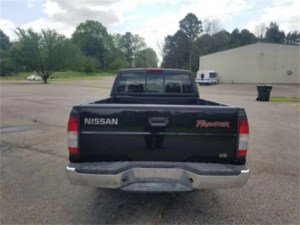 1999 Nissan Frontier 1st Gen - Image 14 of 19