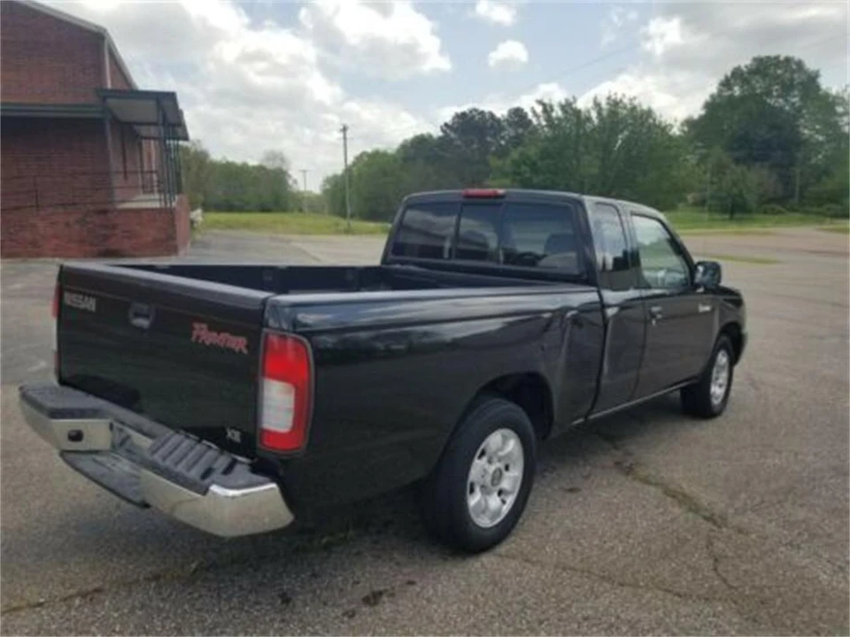 1999 Nissan Frontier 1st Gen - Image 17 of 19