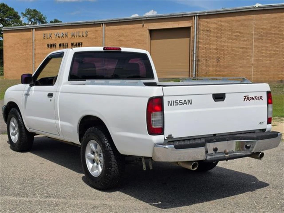 1999 Nissan Frontier 1st Gen - Image 11 of 31