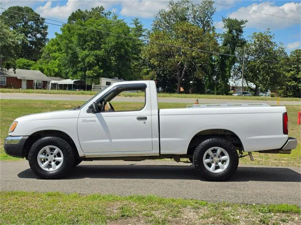 1999 Nissan Frontier 1st Gen - Image 12 of 31