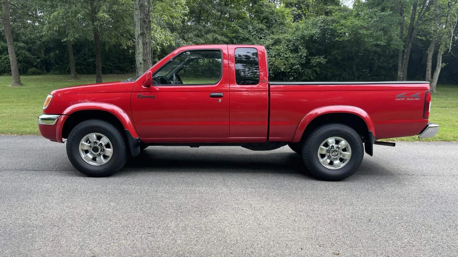 1999 Nissan Frontier 1st Gen - Image 2 of 9