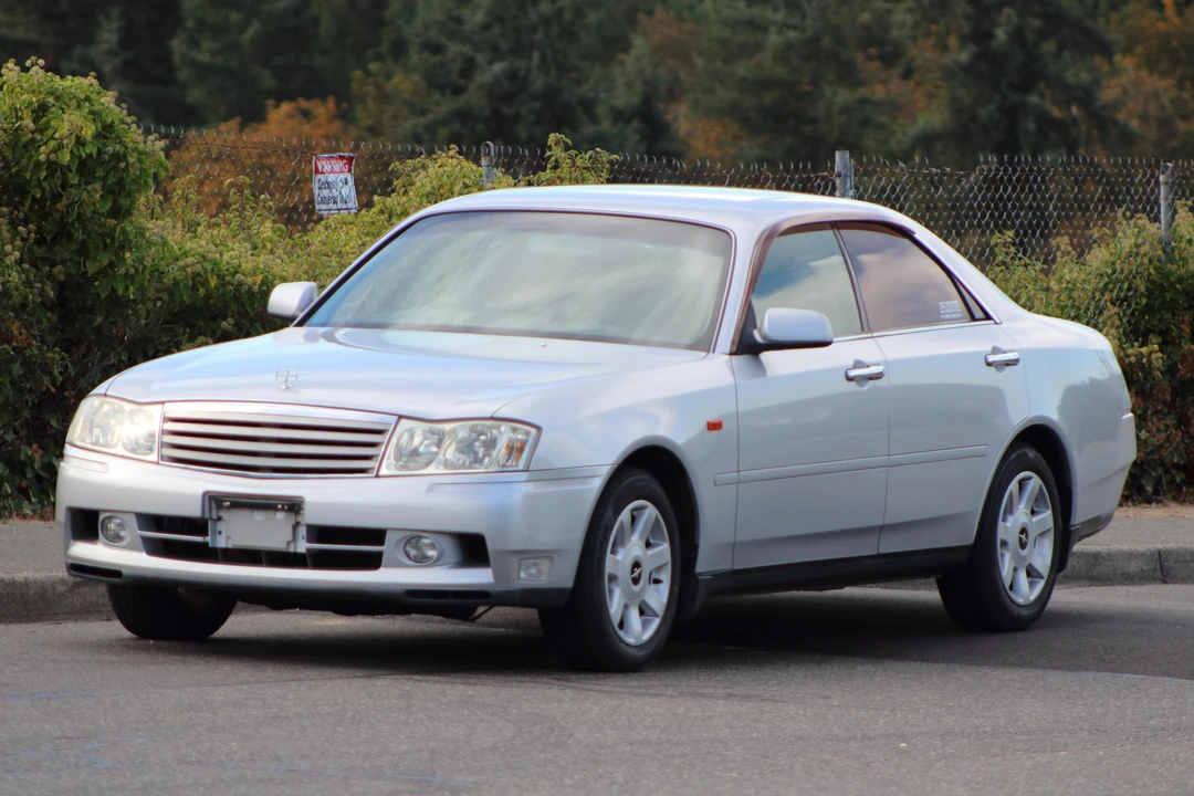 1999 Nissan Gloria 10th Gen - Image 3 of 21