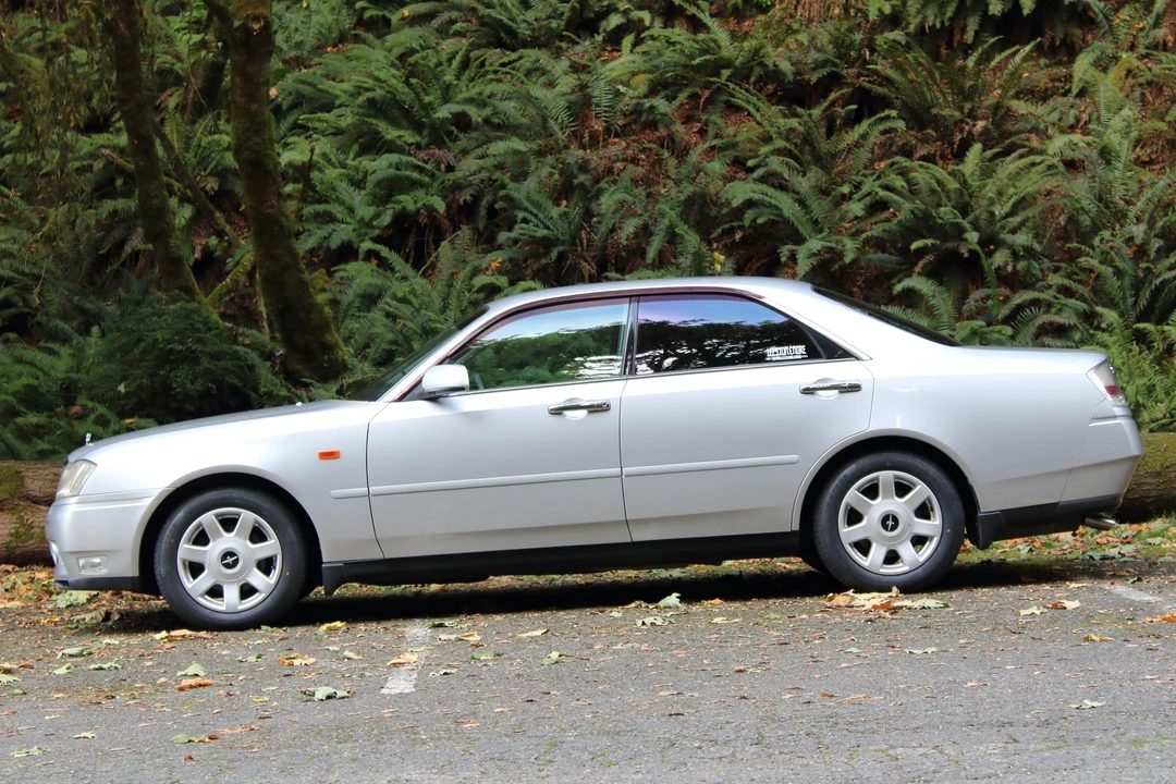 1999 Nissan Gloria 10th Gen - Image 11 of 21