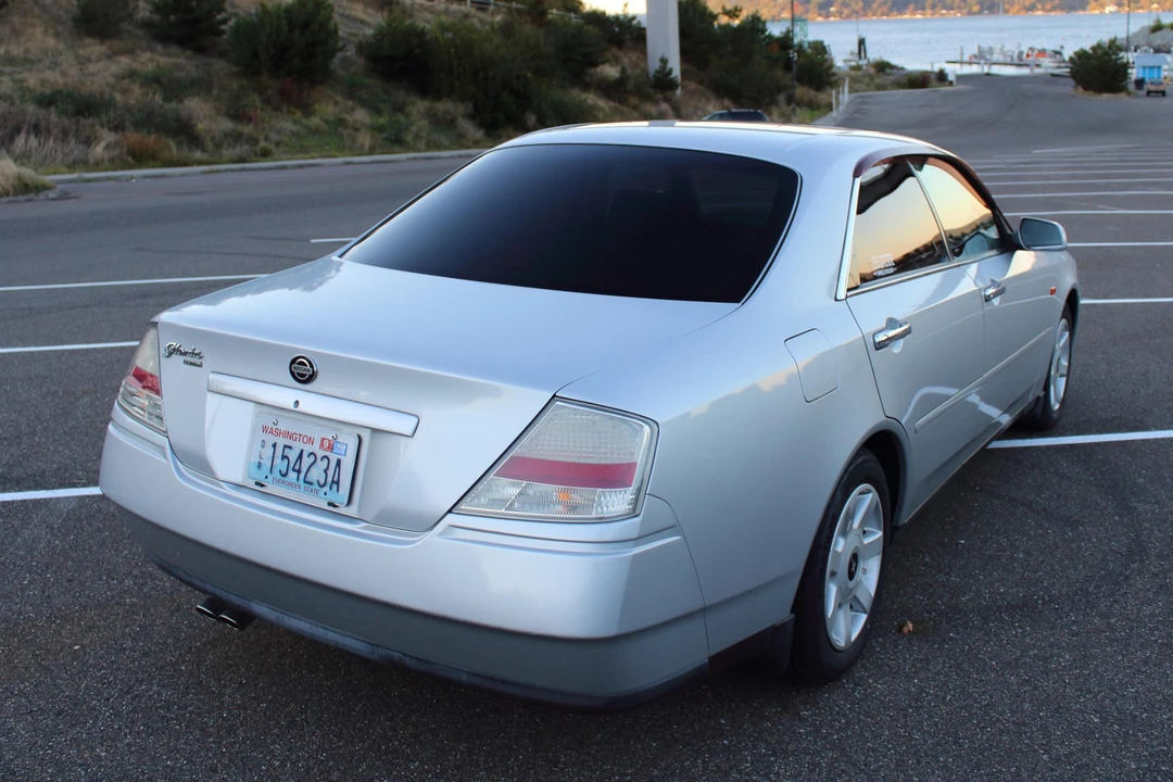 1999 Nissan Gloria 10th Gen - Image 5 of 21