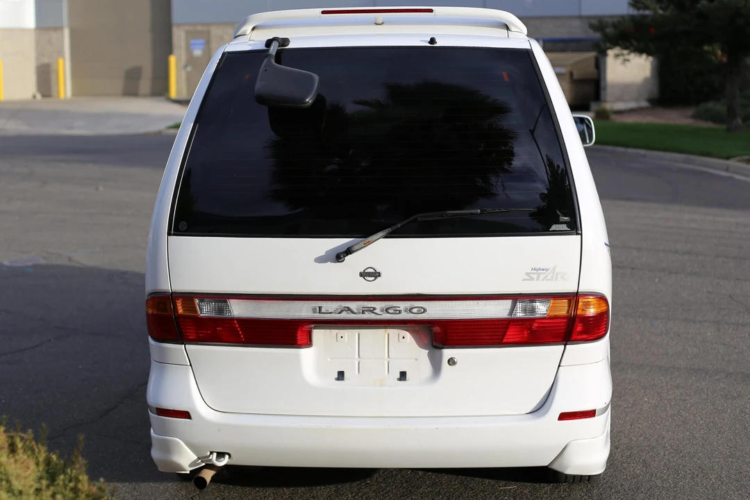 1999 Nissan Largo 1st Gen - Image 5 of 5