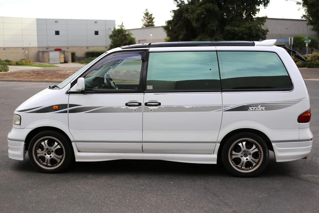 1999 Nissan Largo 1st Gen - Image 3 of 5