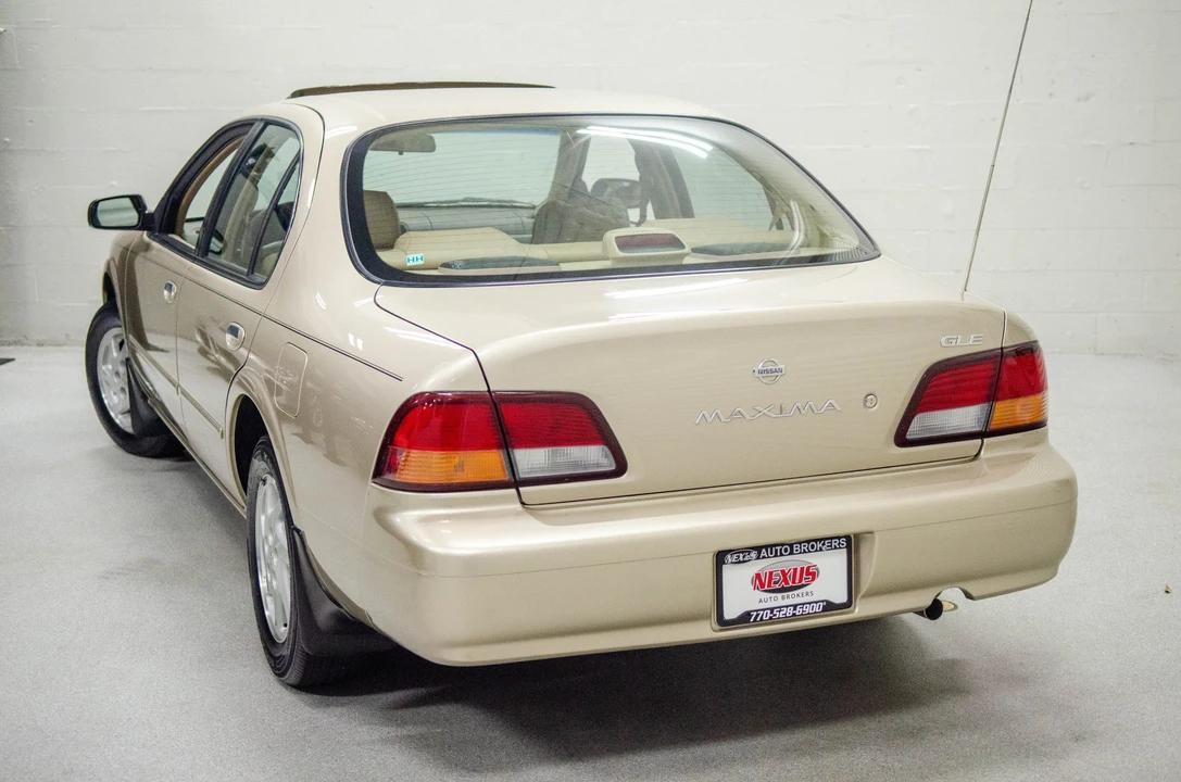 1999 Nissan Maxima 4th Gen - Image 18 of 31