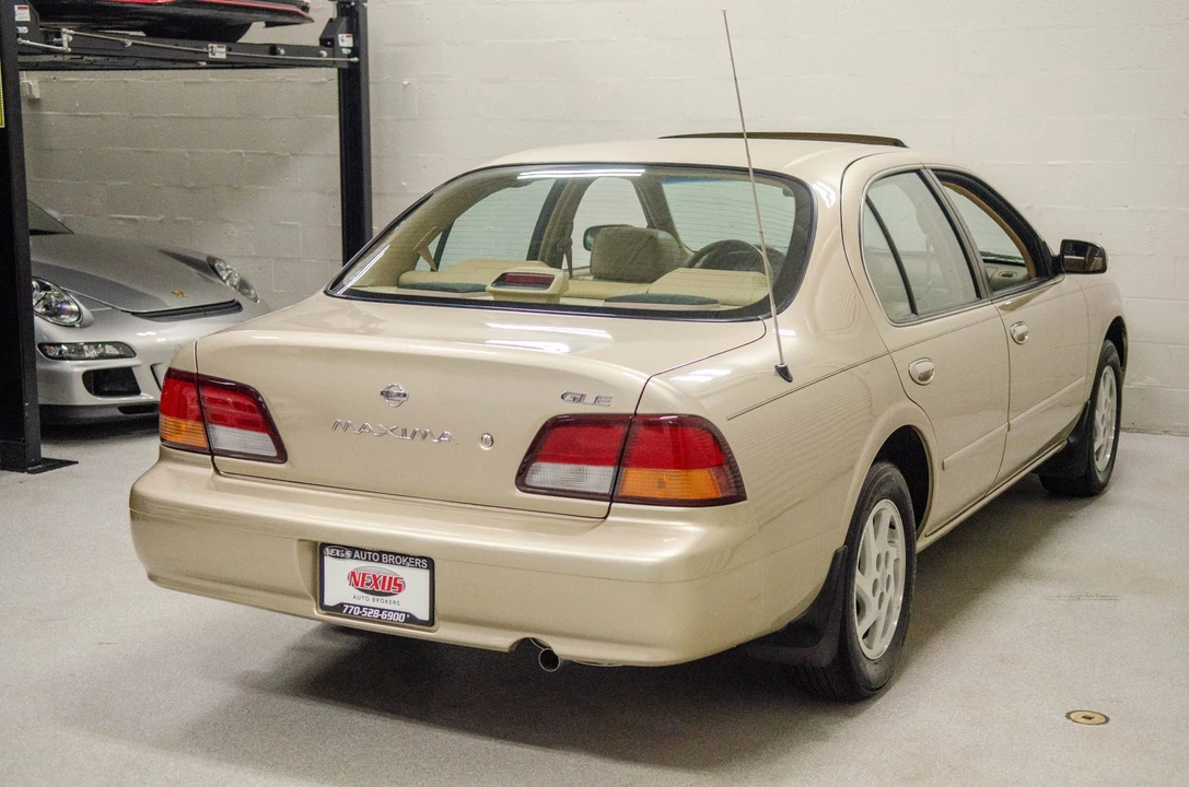 1999 Nissan Maxima 4th Gen - Image 15 of 31