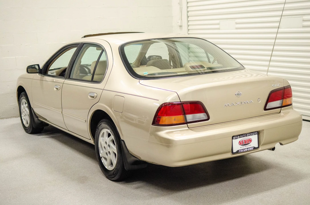1999 Nissan Maxima 4th Gen - Image 19 of 31