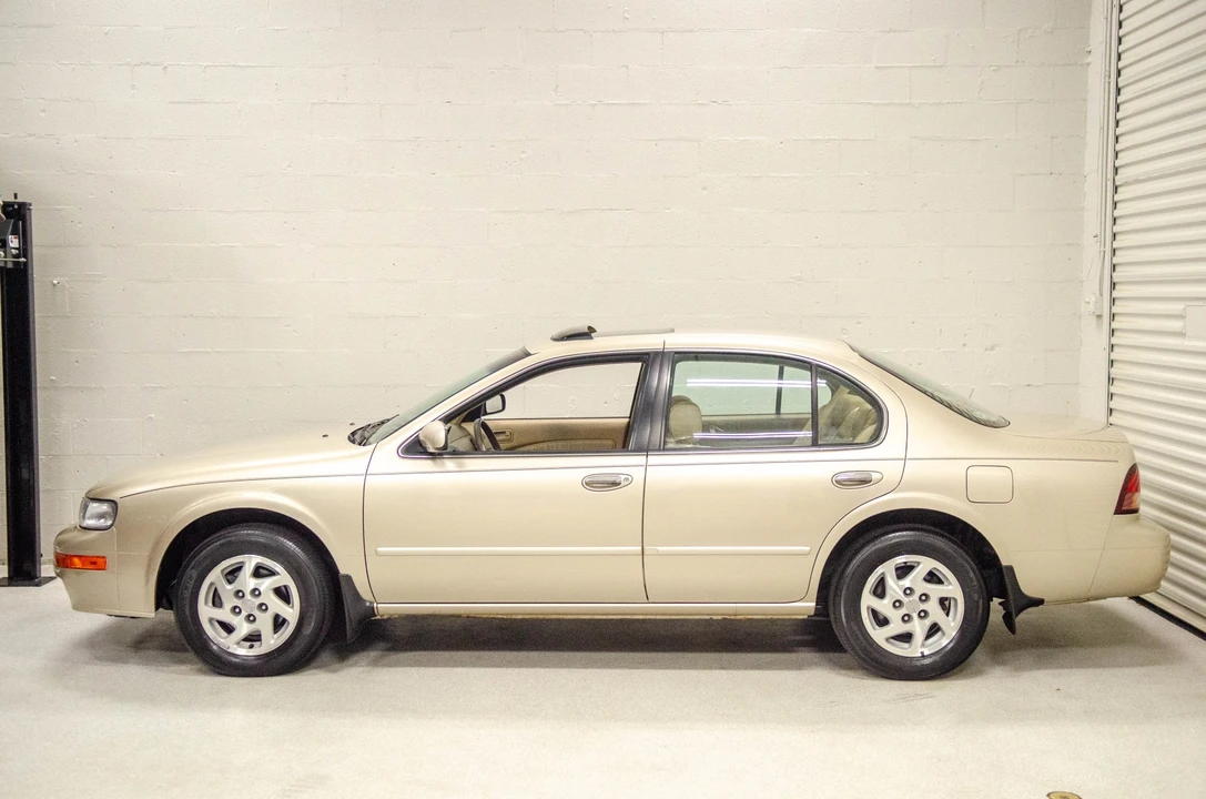 1999 Nissan Maxima 4th Gen - Image 21 of 31