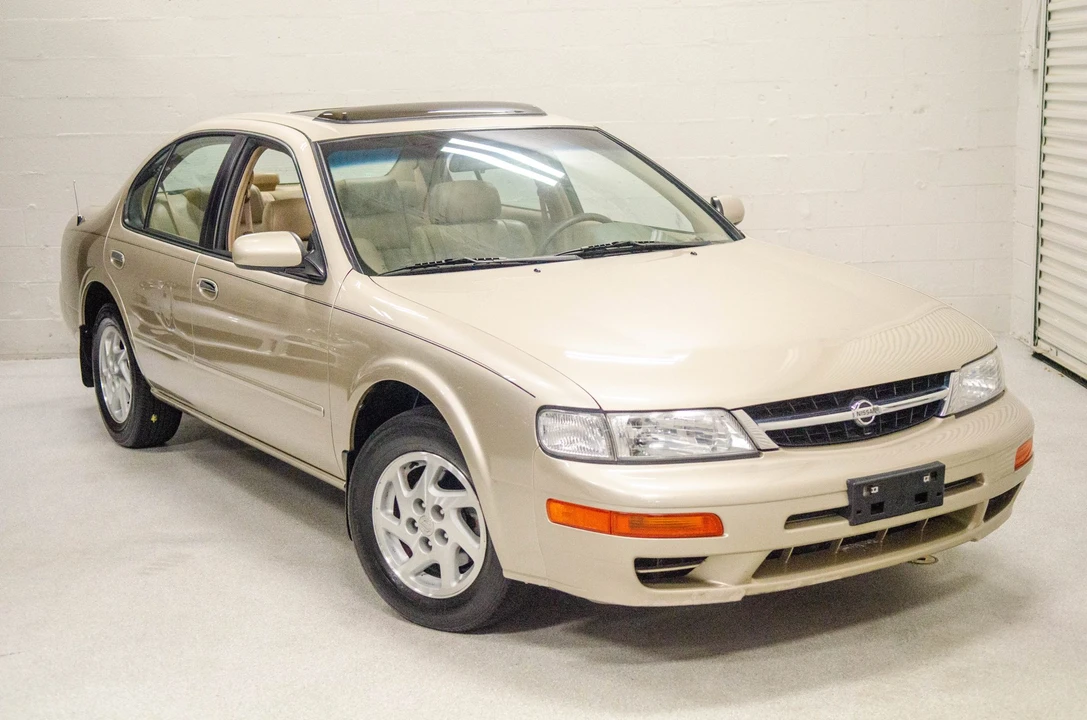 1999 Nissan Maxima 4th Gen - Image 8 of 31