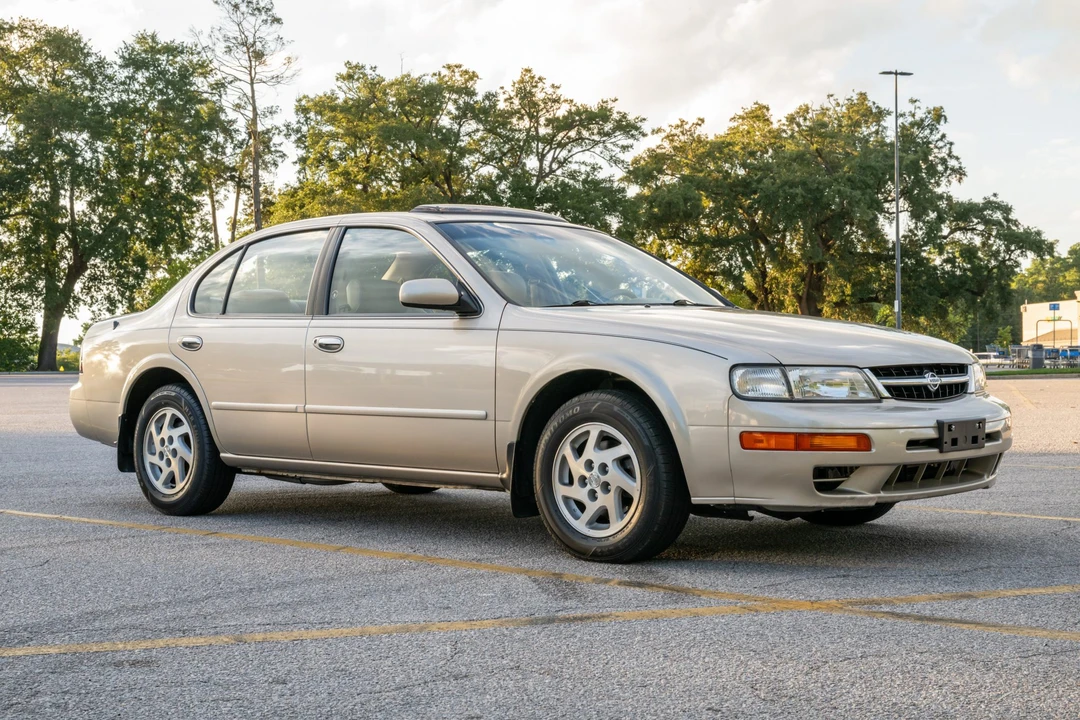 1999 Nissan Maxima 4th Gen - Image 10 of 31