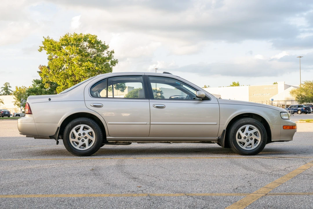 1999 Nissan Maxima 4th Gen - Image 9 of 31