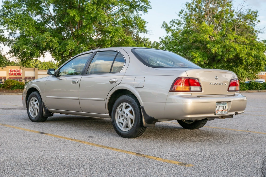 1999 Nissan Maxima 4th Gen - Image 4 of 31