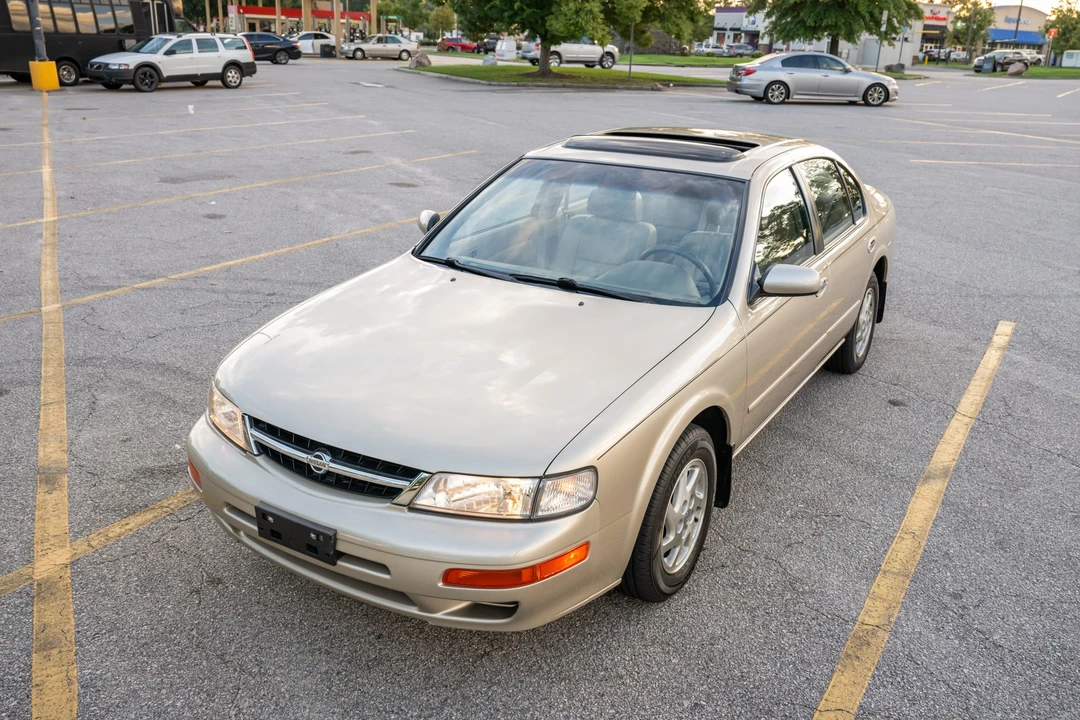 1999 Nissan Maxima 4th Gen - Image 2 of 31