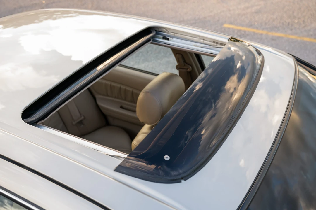 1999 Nissan Maxima 4th Gen - Image 15 of 31