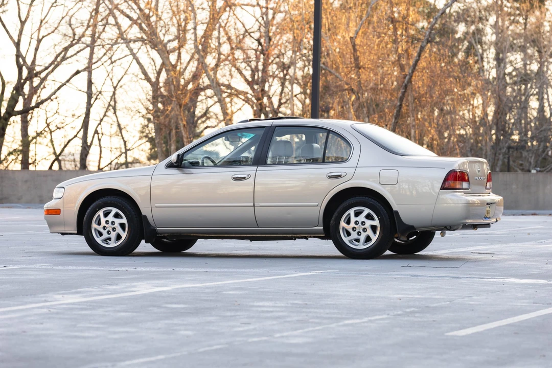 1999 Nissan Maxima 4th Gen - Image 8 of 31