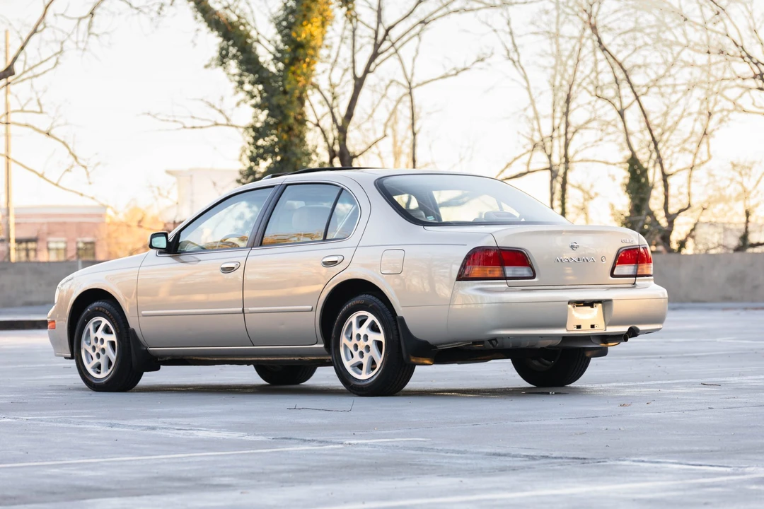 1999 Nissan Maxima 4th Gen - Image 10 of 31