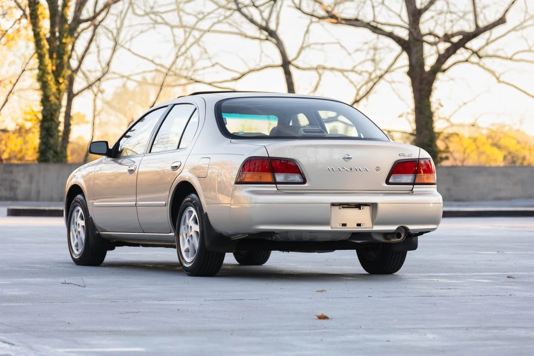 1999 Nissan Maxima 4th Gen - Image 11 of 31