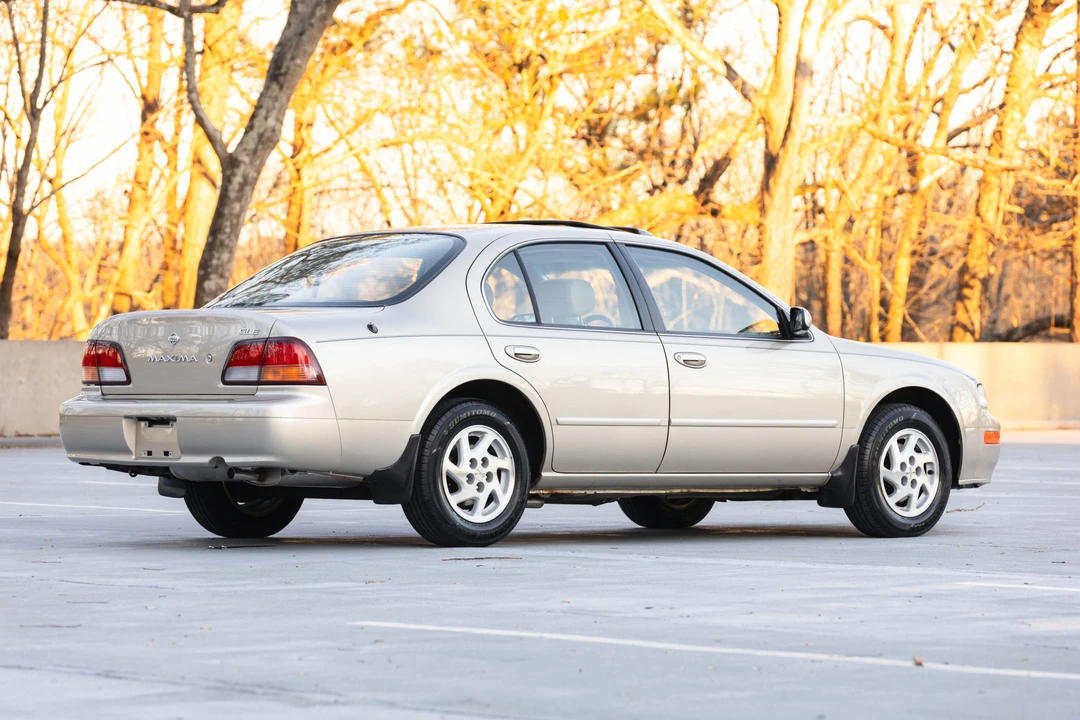1999 Nissan Maxima 4th Gen - Image 15 of 31