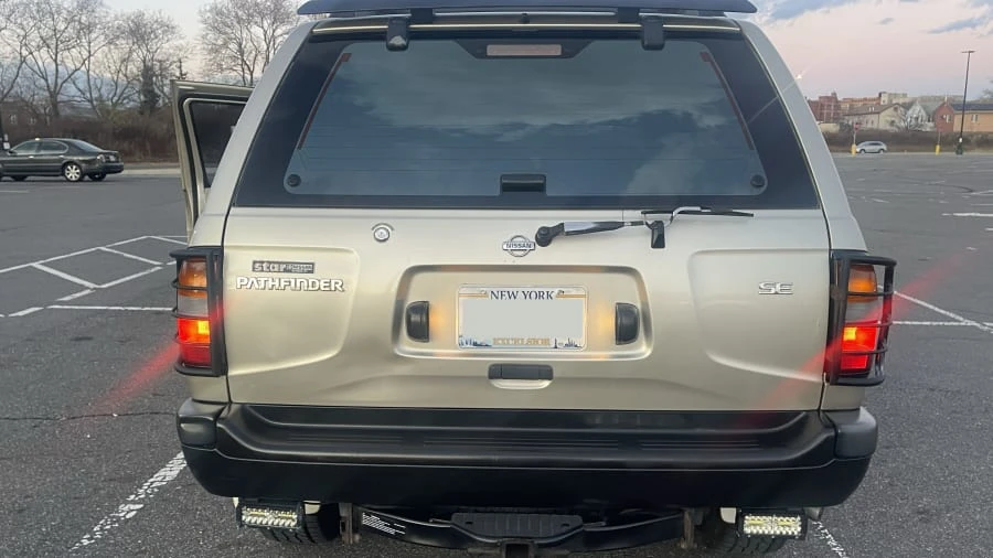 1999 Nissan Pathfinder 2nd Gen - Image 5 of 26