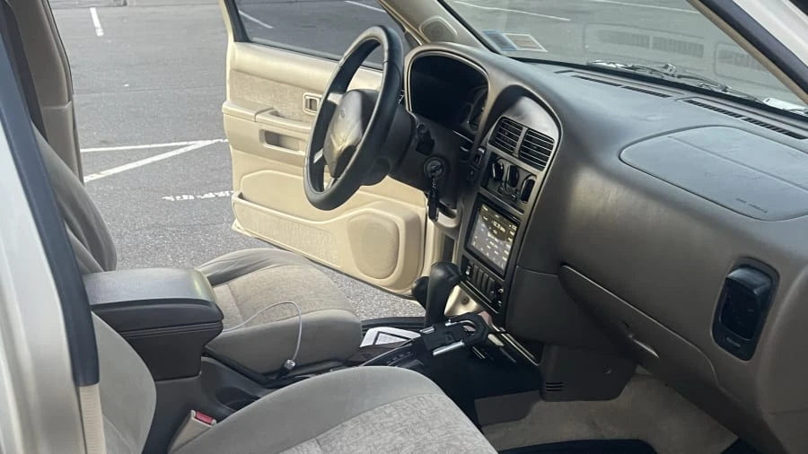 1999 Nissan Pathfinder 2nd Gen - Image 11 of 26