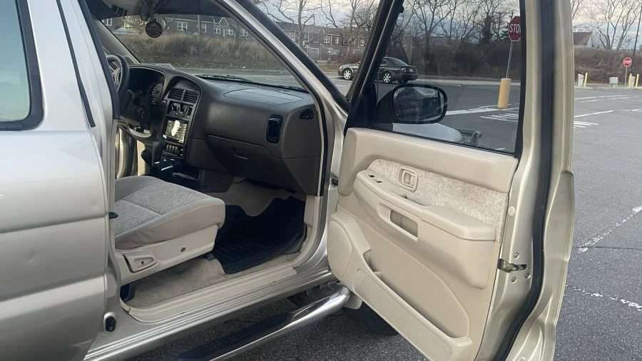 1999 Nissan Pathfinder 2nd Gen - Image 14 of 26