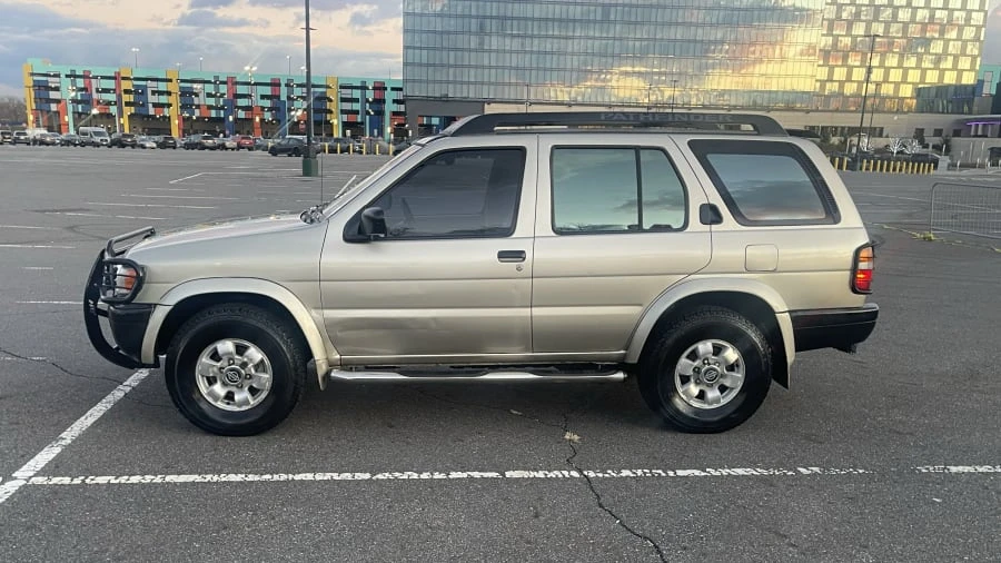 1999 Nissan Pathfinder 2nd Gen - Image 2 of 26