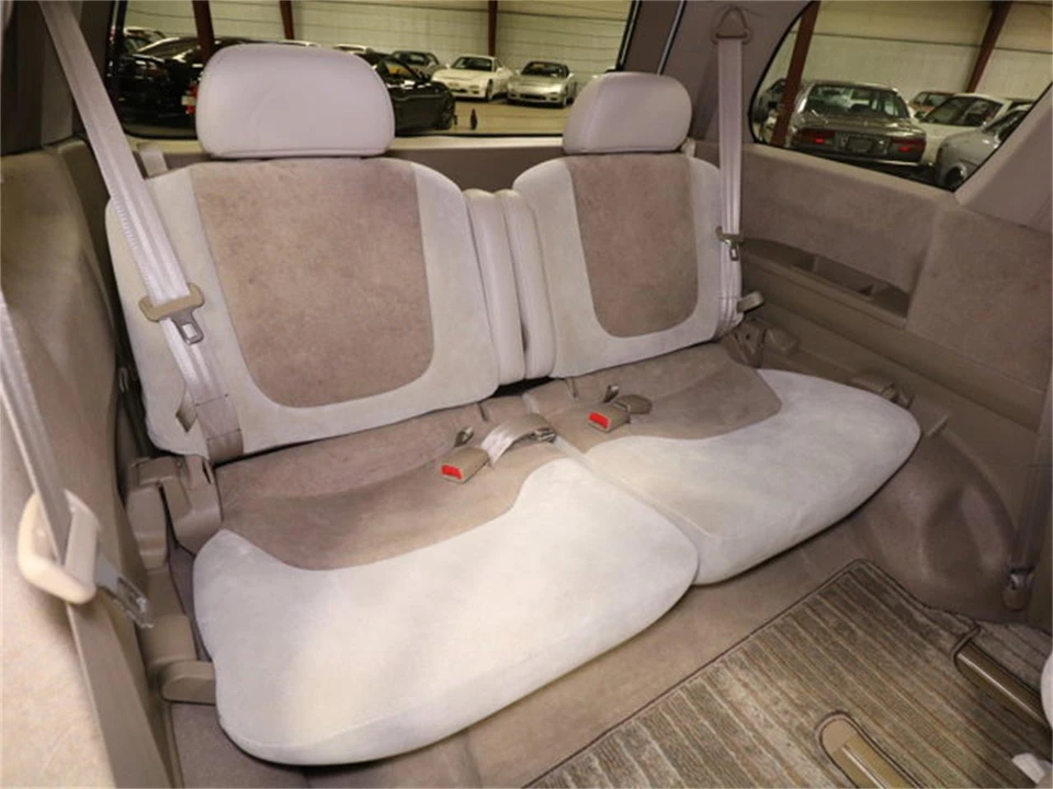 1999 Nissan - Image 19 of 31