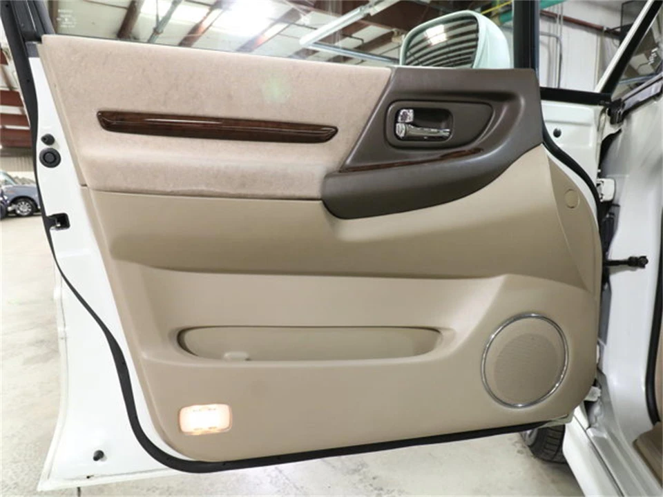 1999 Nissan - Image 26 of 31