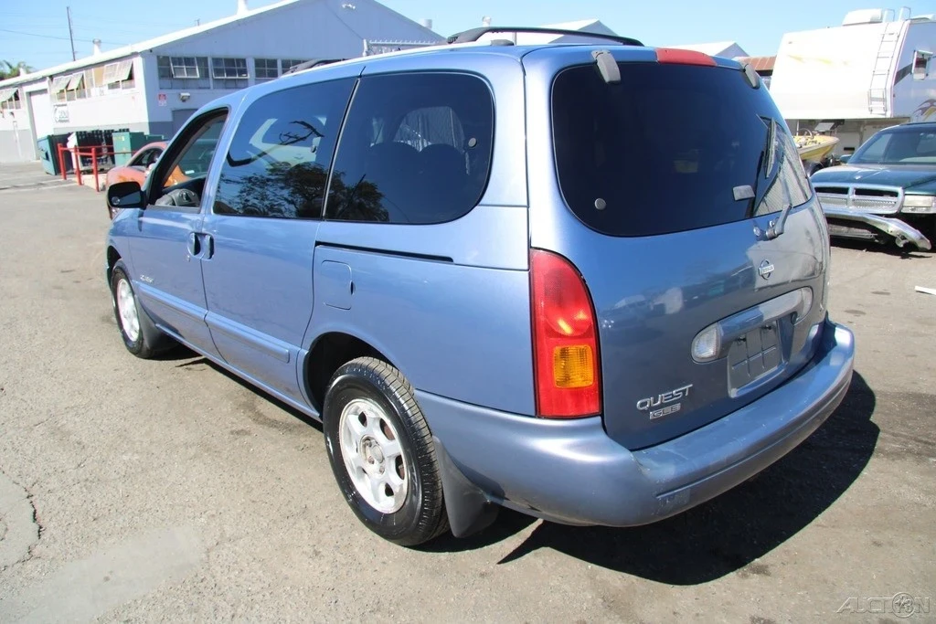 1999 Nissan Quest - Image 4 of 21