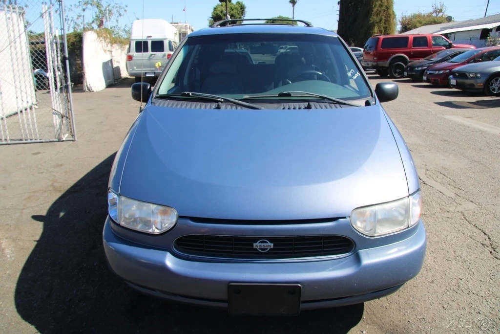 1999 Nissan Quest - Image 9 of 21