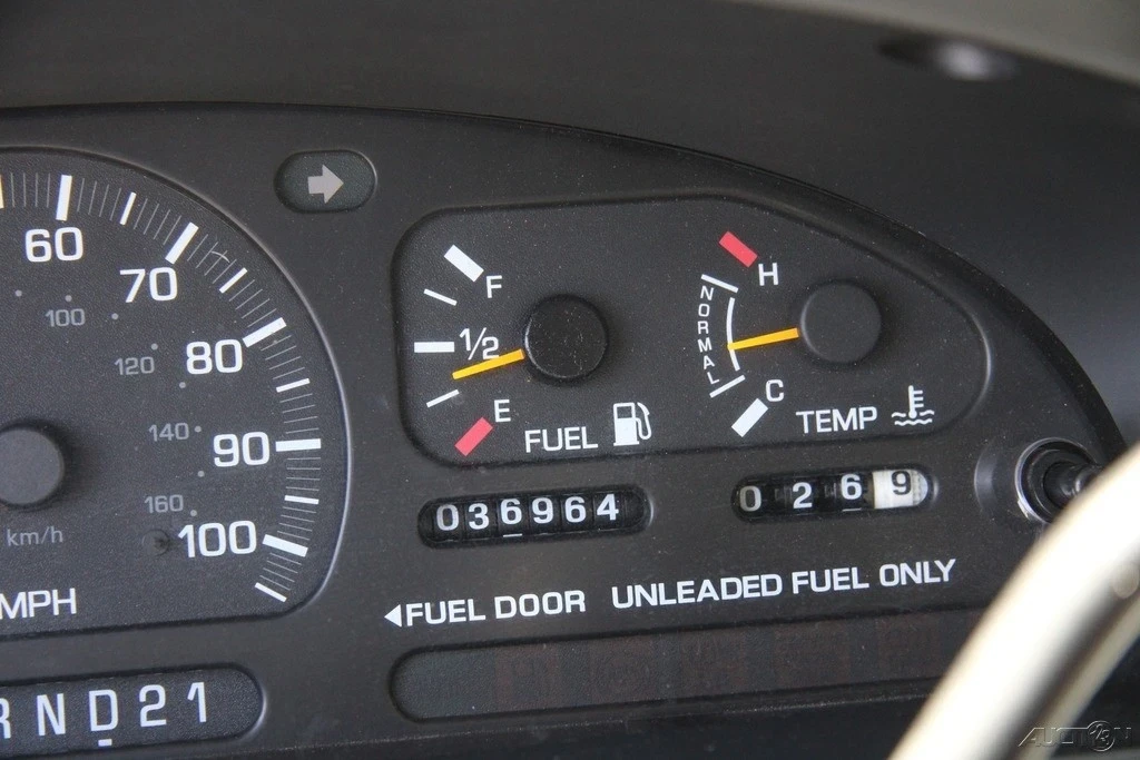 1999 Nissan Quest - Image 15 of 21