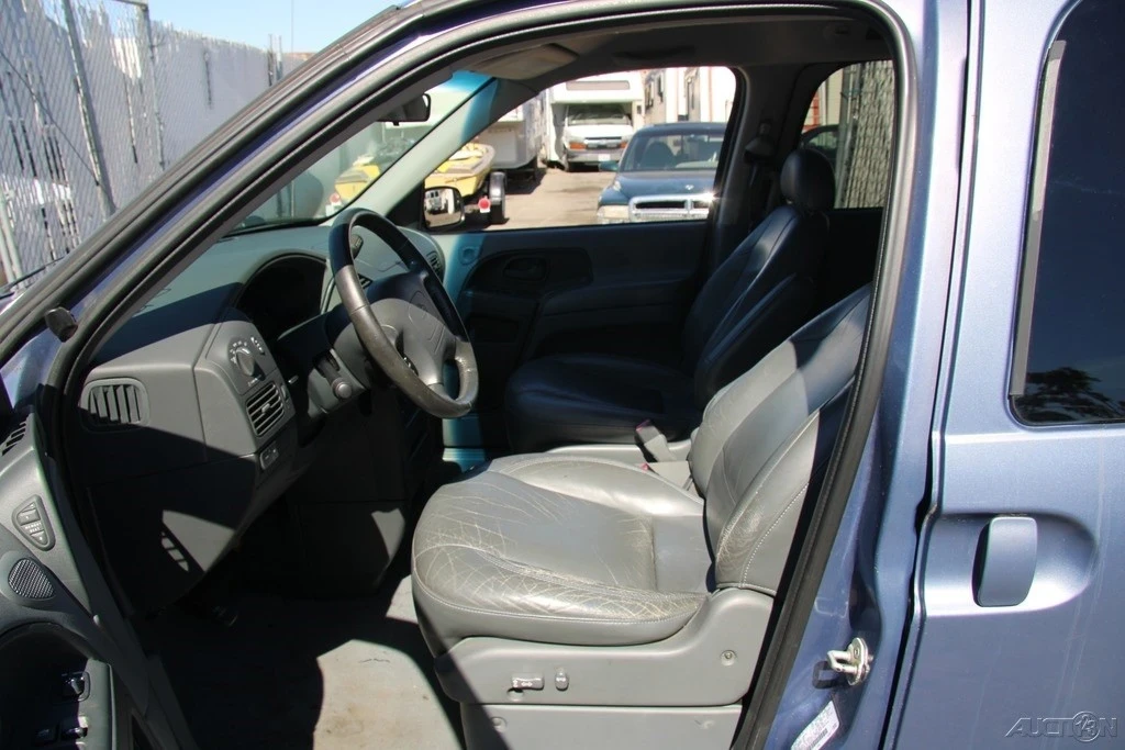 1999 Nissan Quest - Image 12 of 21