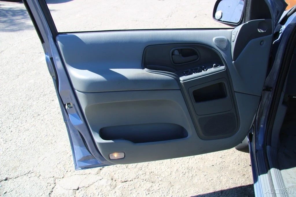 1999 Nissan Quest - Image 11 of 21