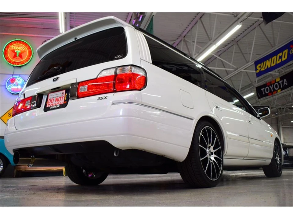 1999 Nissan Stagea 1st Gen - Image 11 of 31