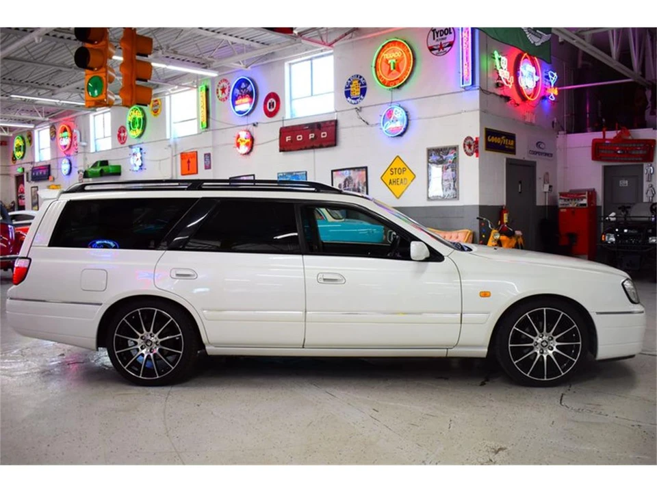 1999 Nissan Stagea 1st Gen - Image 4 of 31