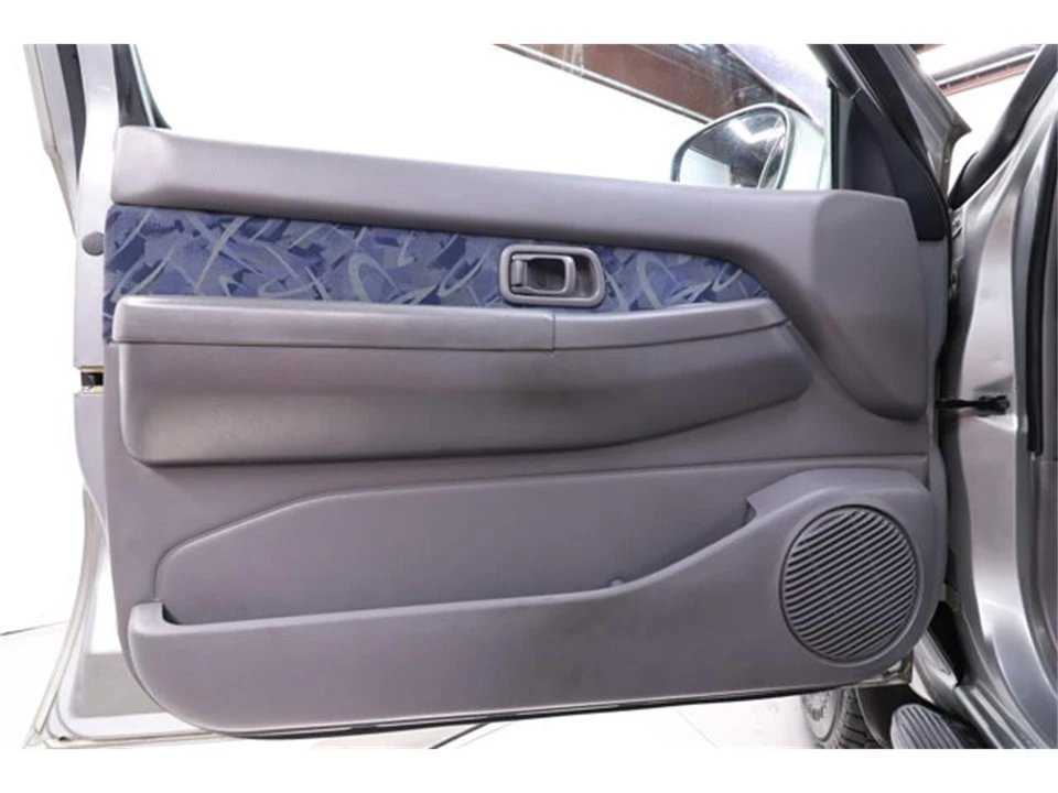 1999 Nissan Pathfinder 2nd Gen - Image 21 of 31