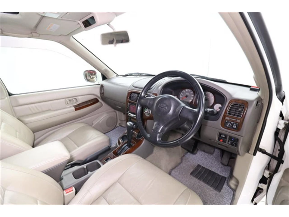 1999 Nissan Pathfinder 2nd Gen - Image 9 of 31