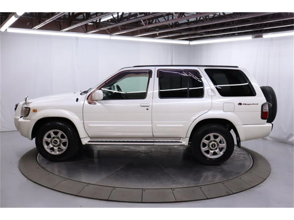 1999 Nissan Pathfinder 2nd Gen - Image 4 of 31