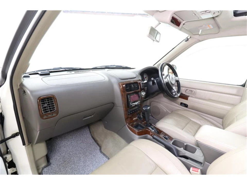 1999 Nissan Pathfinder 2nd Gen - Image 15 of 31