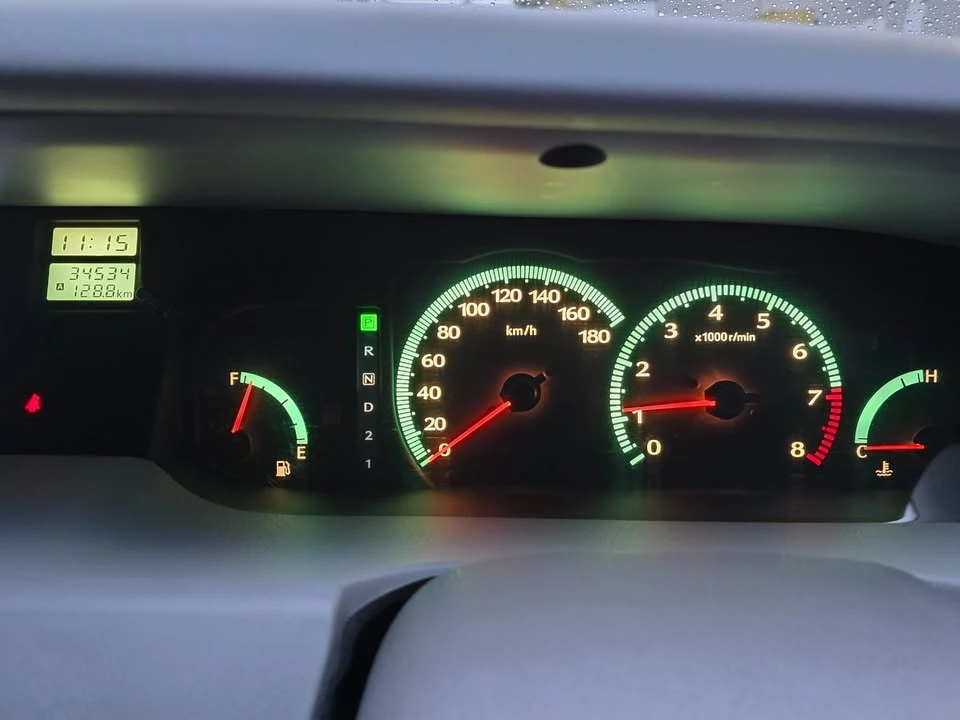 1999 Nissan Cedric - Image 9 of 14